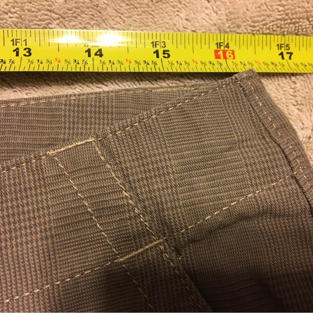 Oakley Lightweight Travel/Golf Shorts, 34” - Picture 5 of 8